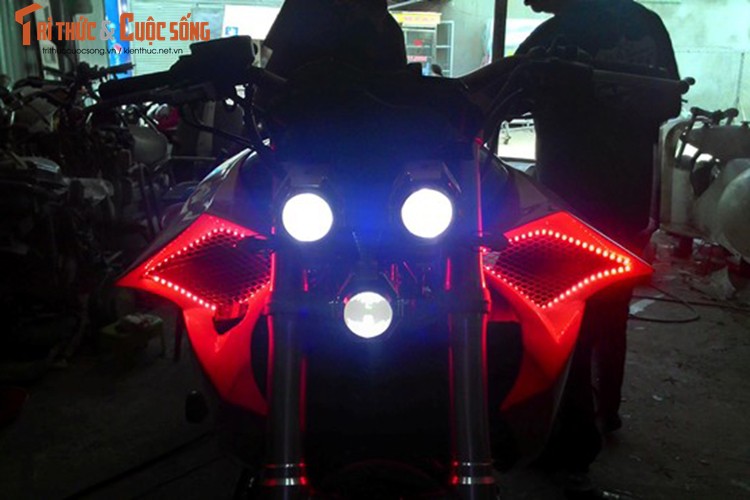 Moto Honda do robot Trasnformer hon 100 trieu o SG-Hinh-4